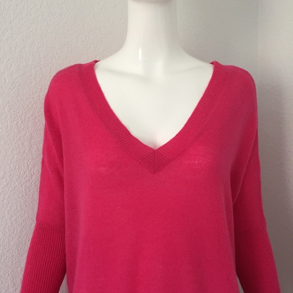 Subtle Luxury Essential Double V Cashmere Sweater - Picture 3 of 8